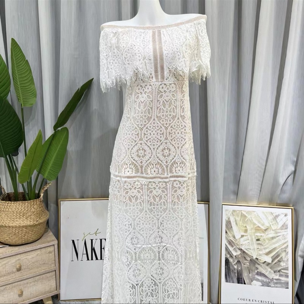 Elegant Cream Lace Dresses